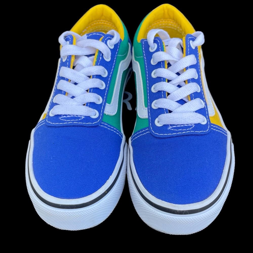 Vans - Picture 3 of 9